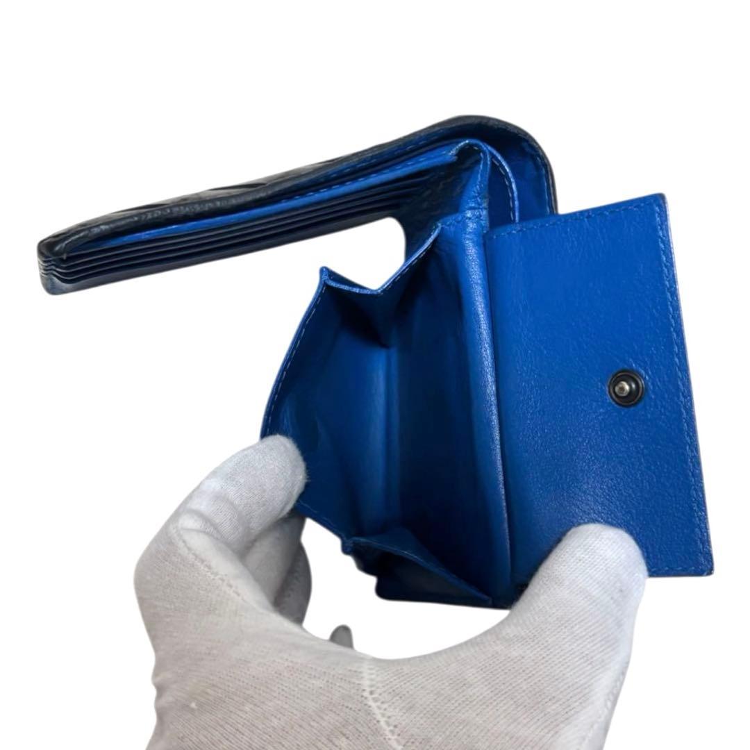 人気　ボッテガヴェネタ　折り財布　バイカラー　フラップ　マキシイントレチャート