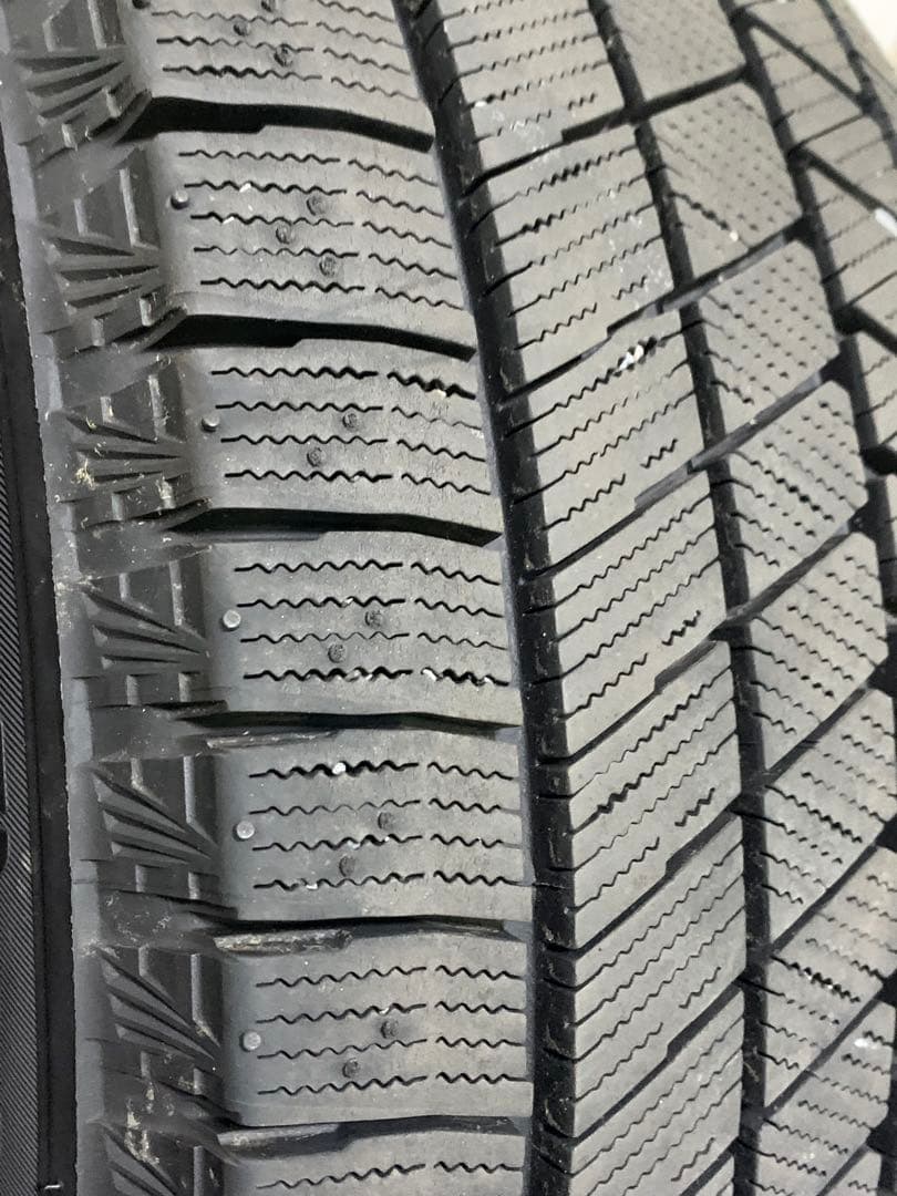 スタッドレスタイヤ　BLIZZAK VRX3 205-55-16 24年製