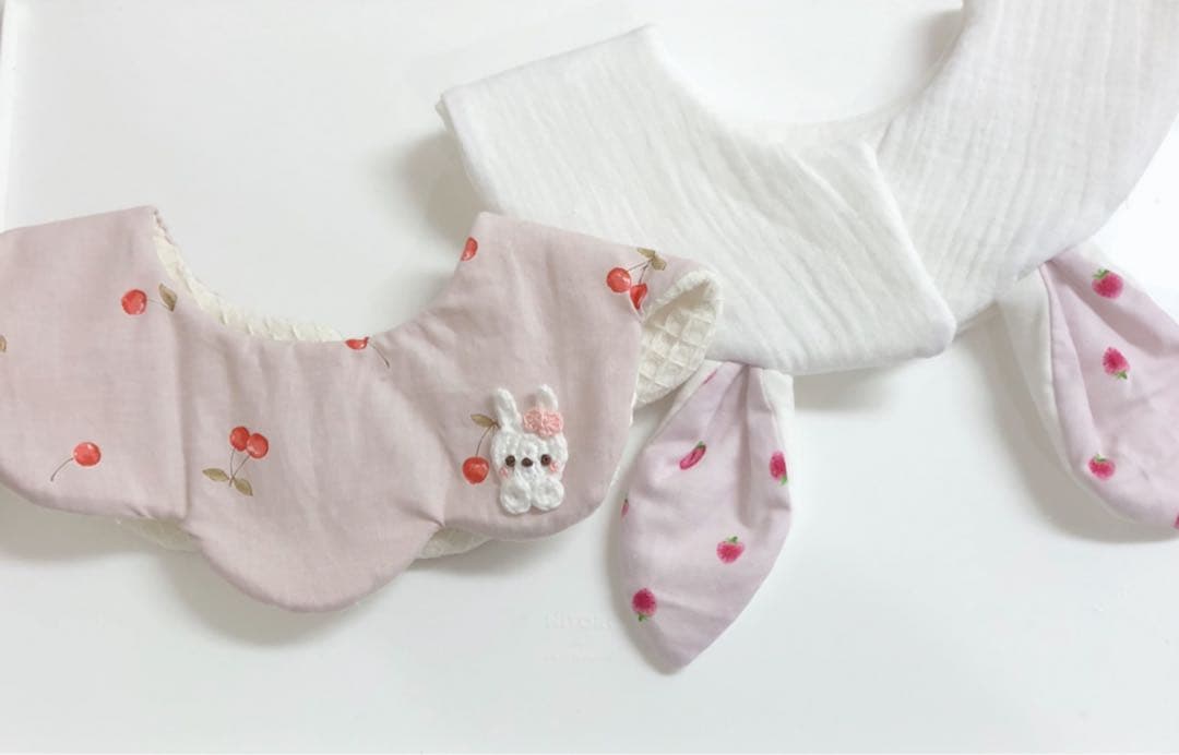 ハンドメイドベビースタイ　うさみみスタイ　mayo様