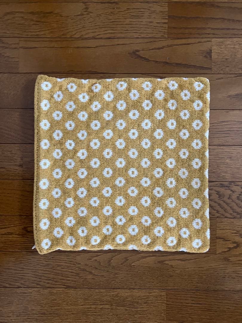 ビヨルク　クッションカバー　イエロー