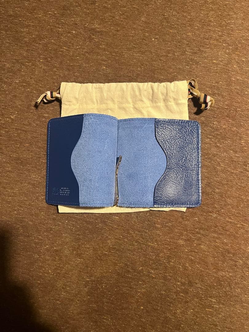 イルビゾンテマネークリップ　青