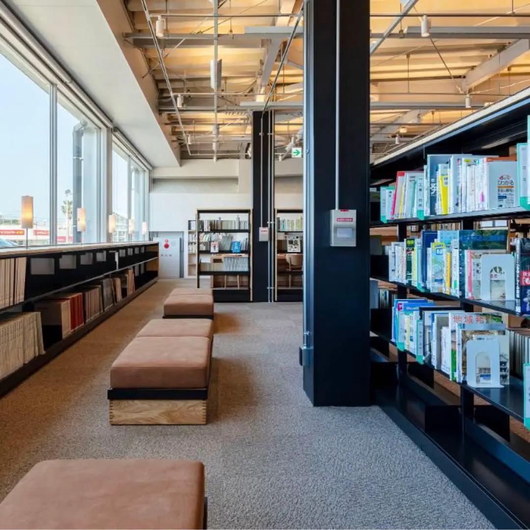 モダンデザイン オットマン スツール オーク 無垢 アイアン 1人掛け