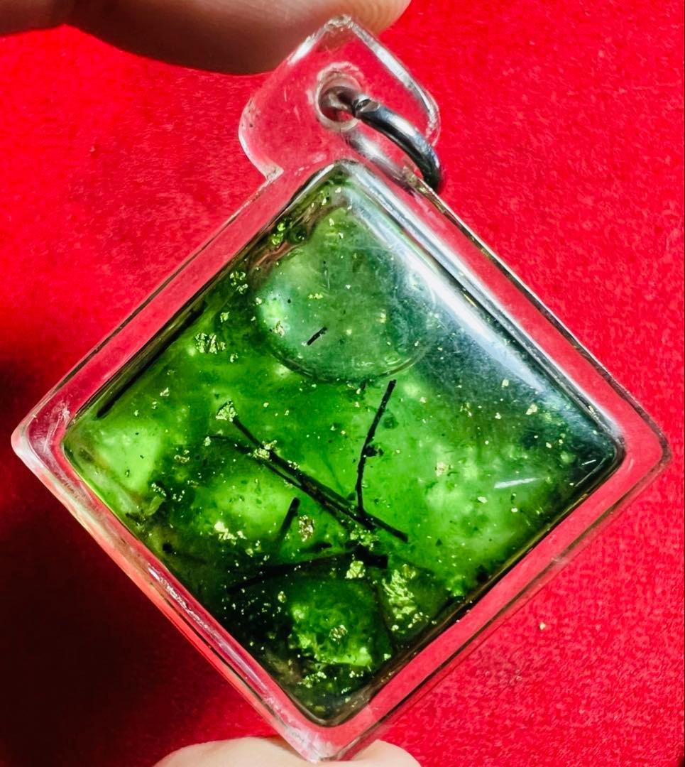 【限定1】超レア品　ペンダント 18 クラウン 素晴らしい魅力的なヤント な慈悲