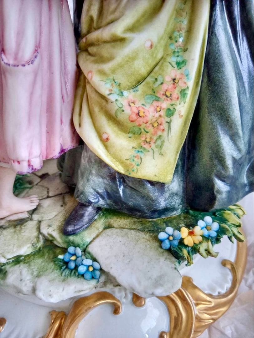 イタリア　カポディモンテ　陶器人形　フィギュリン　オブジェ　ぬいぐるみ　ドール