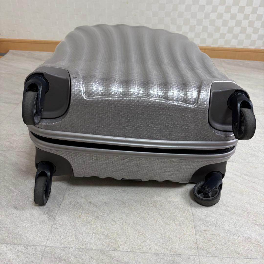 サムソナイト　コスモライト　キャリーケース　スピナー55 36L シルバー