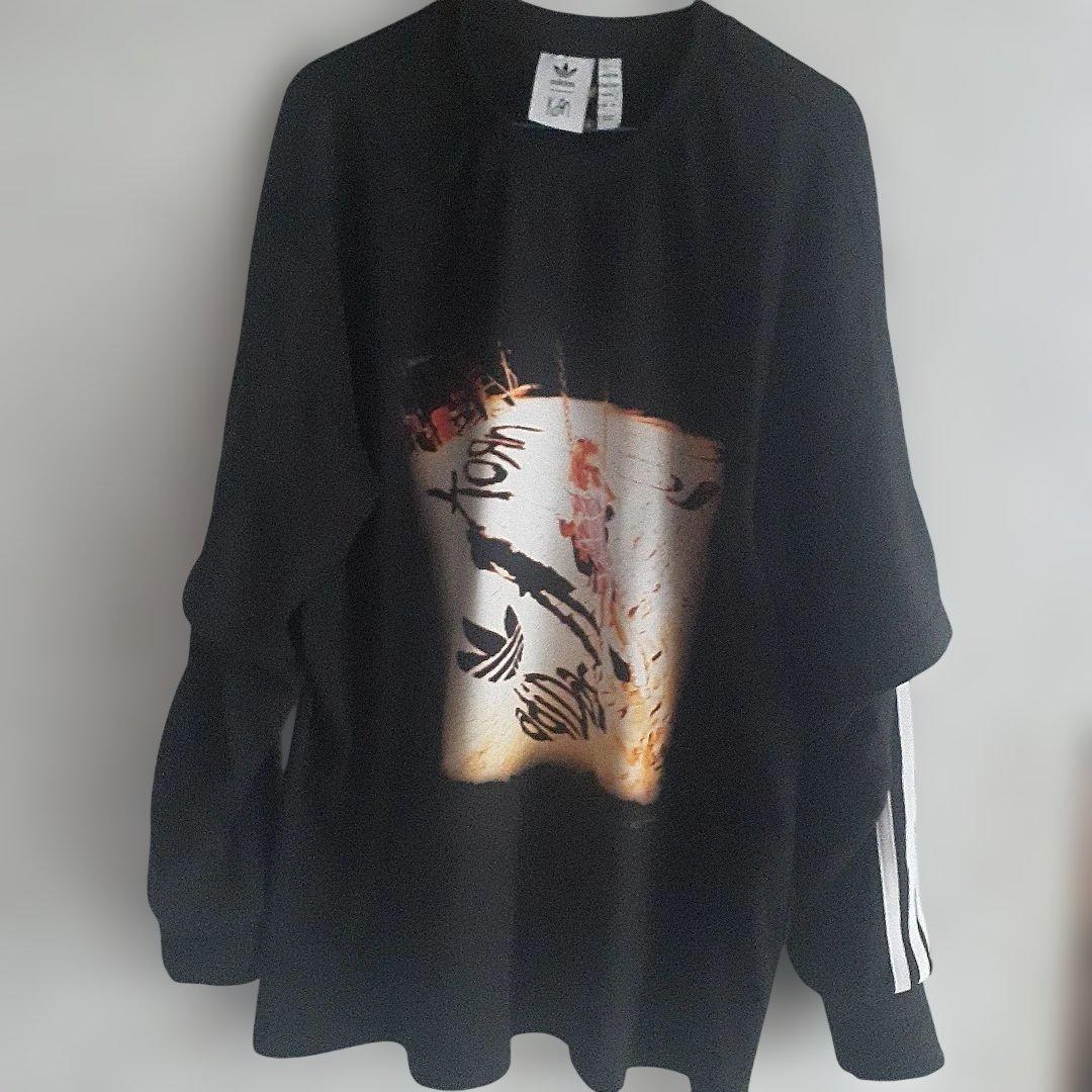 adidas Korn グラフィック長袖カットソー