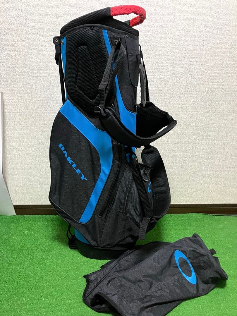 オークリー　スタンド式キャディバッグ