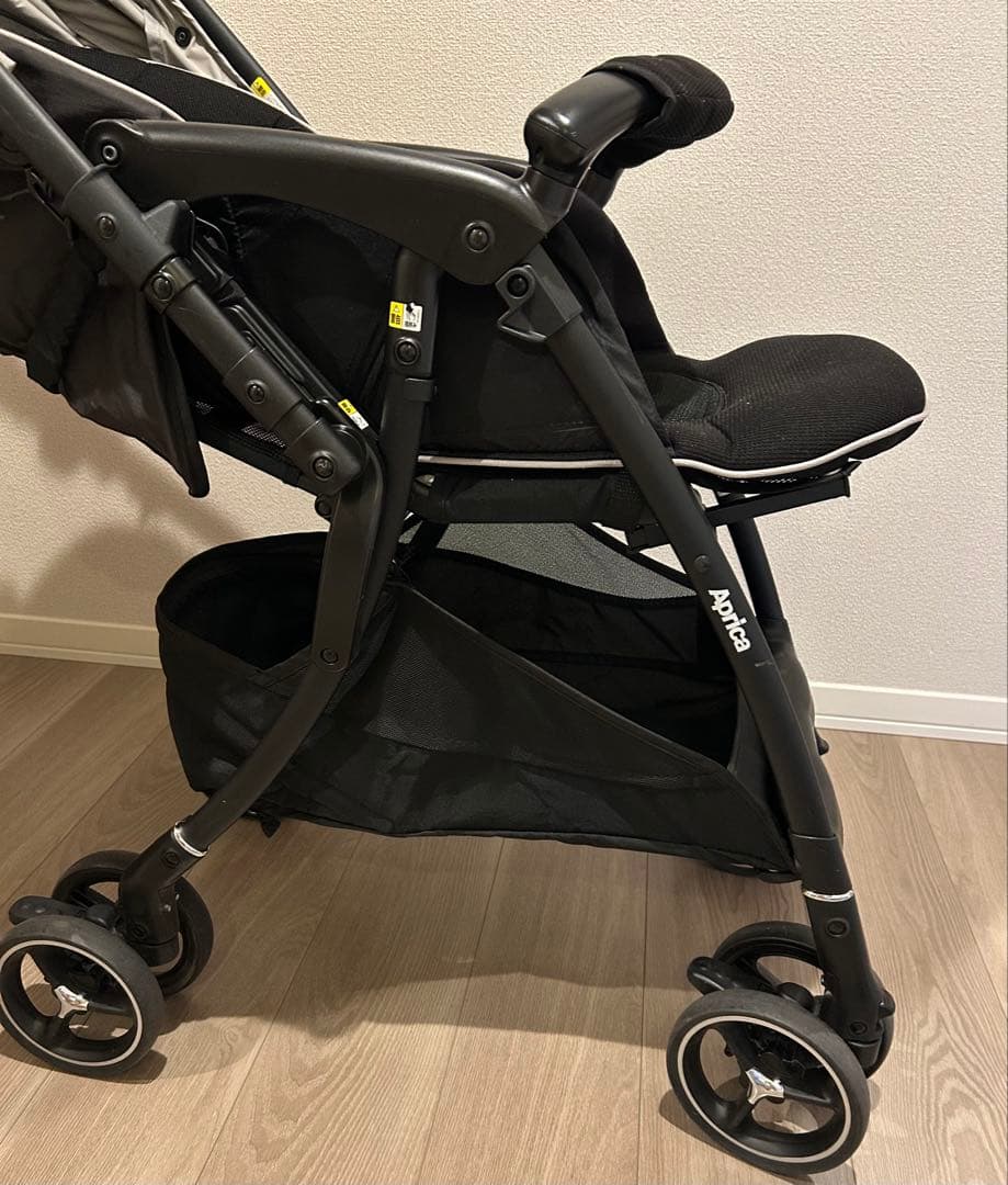 アップリカ　ラクーナクッションフリープラス 2023年製　品番2182858