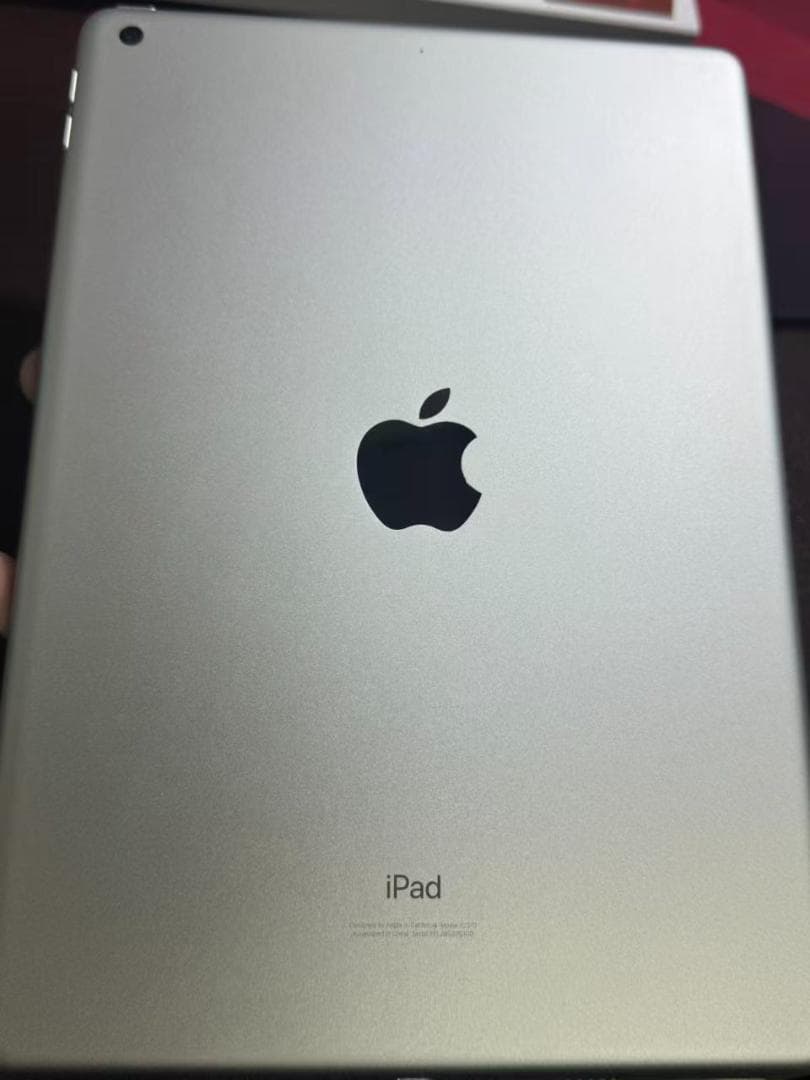 iPad 第8世代 128GB シルバー