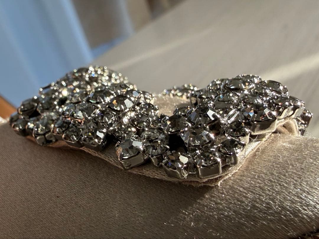 【値下げ】マノロブラニク ハンギシ(ライトグレー)