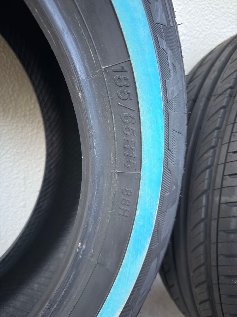 ヴィーツァー　ホワイトリボンタイヤ　15インチ　廃盤レア