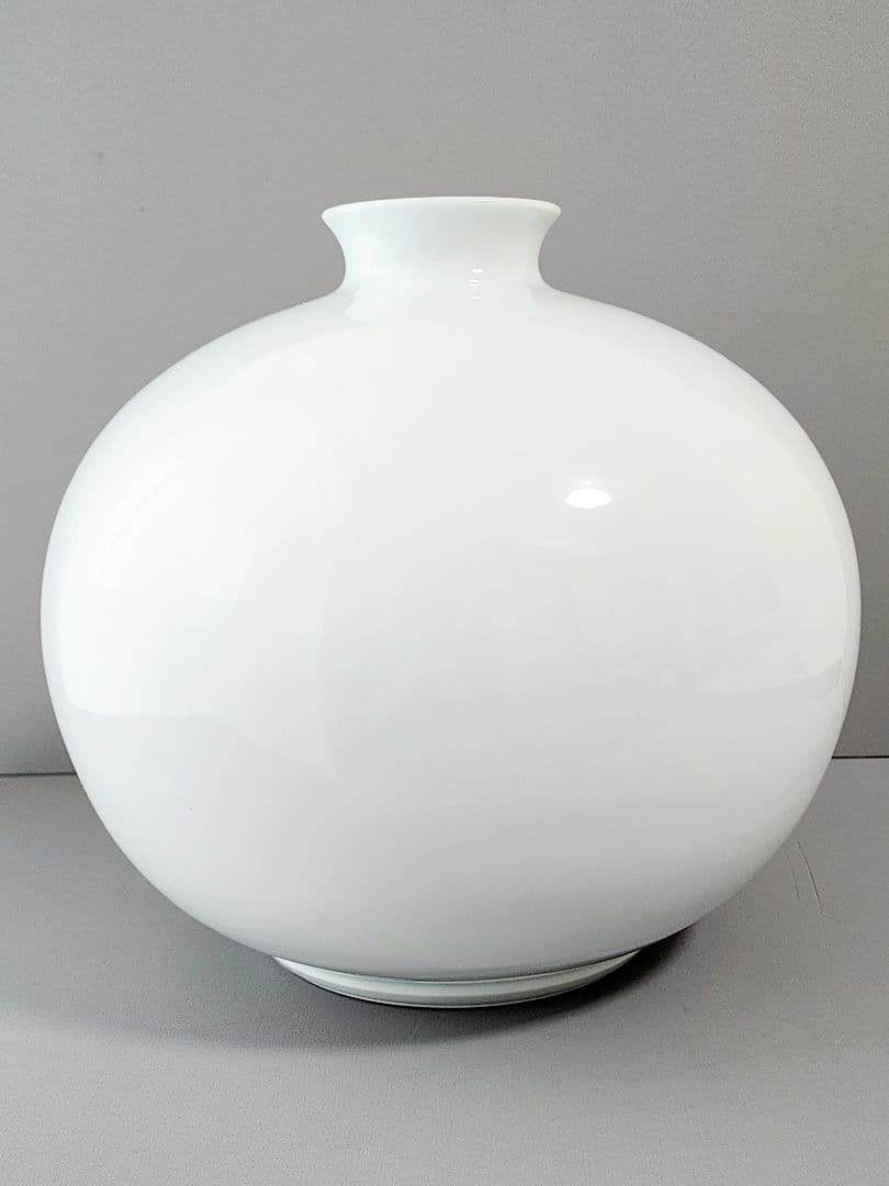 人間国宝　井上萬二　本人作 白磁丸形壷 高さ：約30㎝ 展示用木札　共箱付