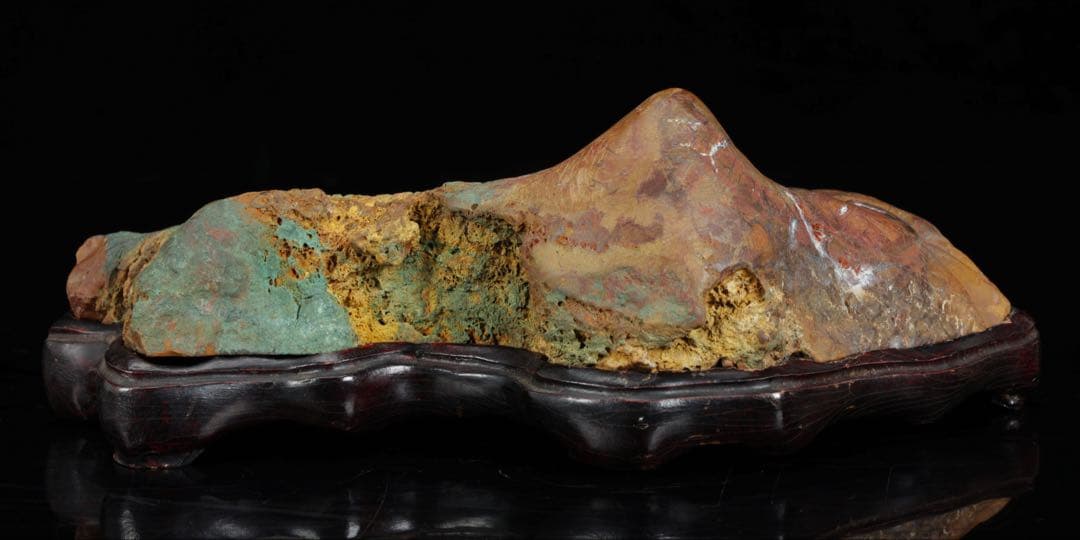 佐渡 五色石 885g 箱付 台座付 水石 鑑賞石 原石 天然石 自然石 飾石