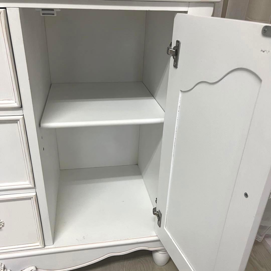 リュバンシュ ロココアンティークキー付ホワイト洋服ダンス キャビネット