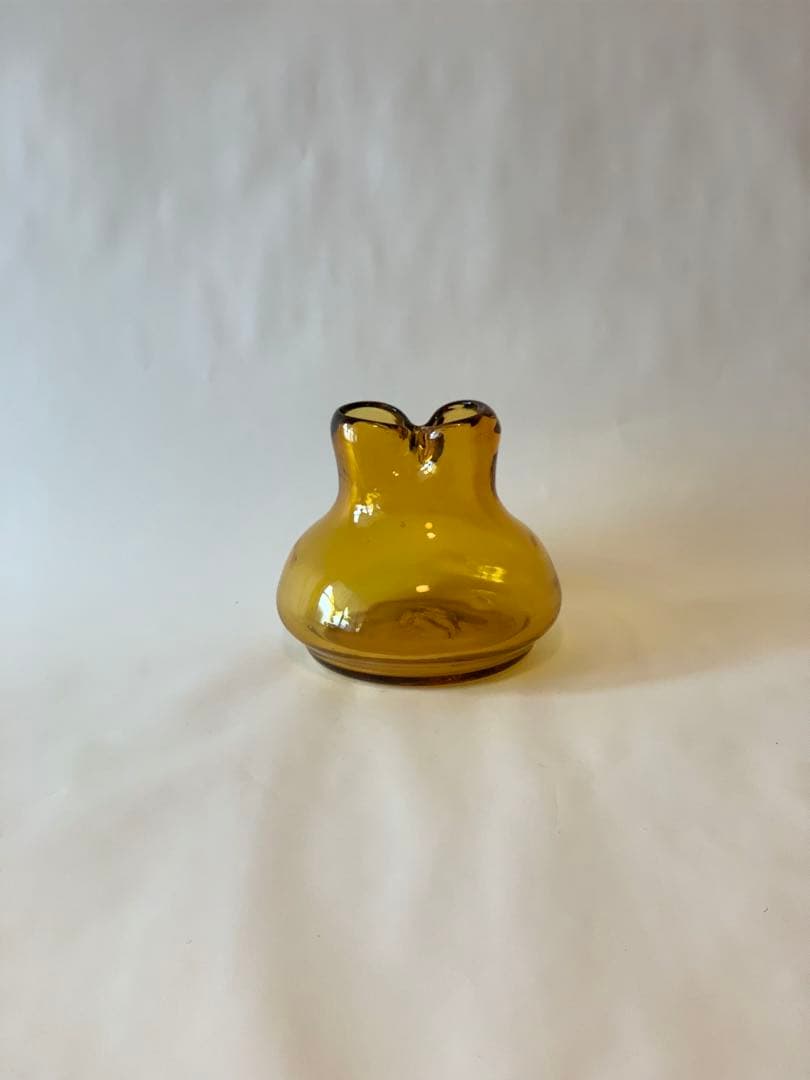 アンバー　フラワーベース　花瓶　ビンテージ