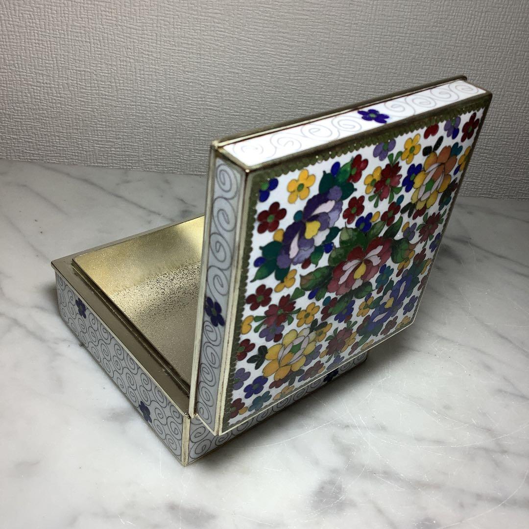 値下げ　七宝焼焼き　宝石箱　白花詰　正方形　桐箱入