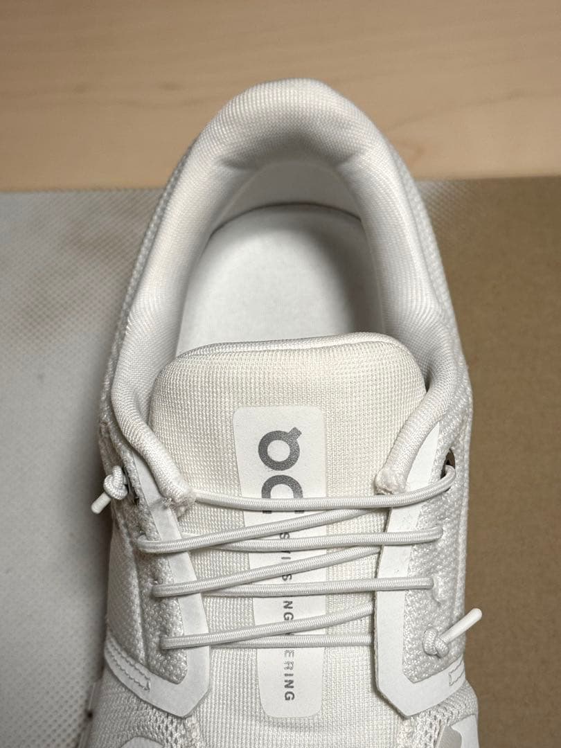【極美品】On Cloud 6 ウィメンズ 24.5cm ホワイト| ホワイト