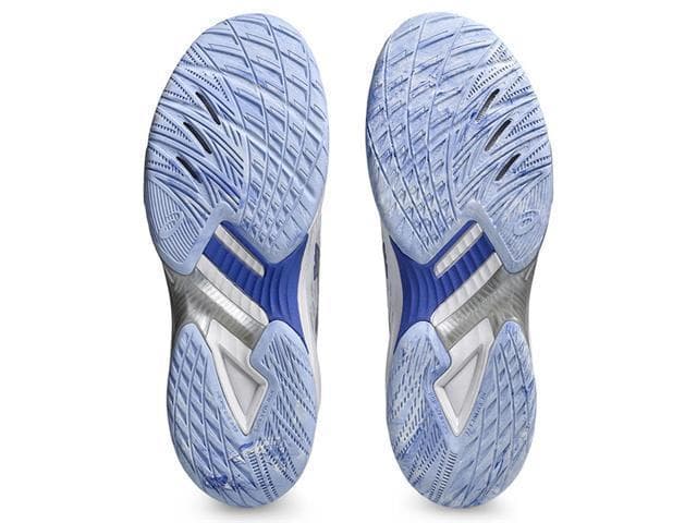 アシックス 1053A067 100 24.5 V-SWIFT FF 4/新品