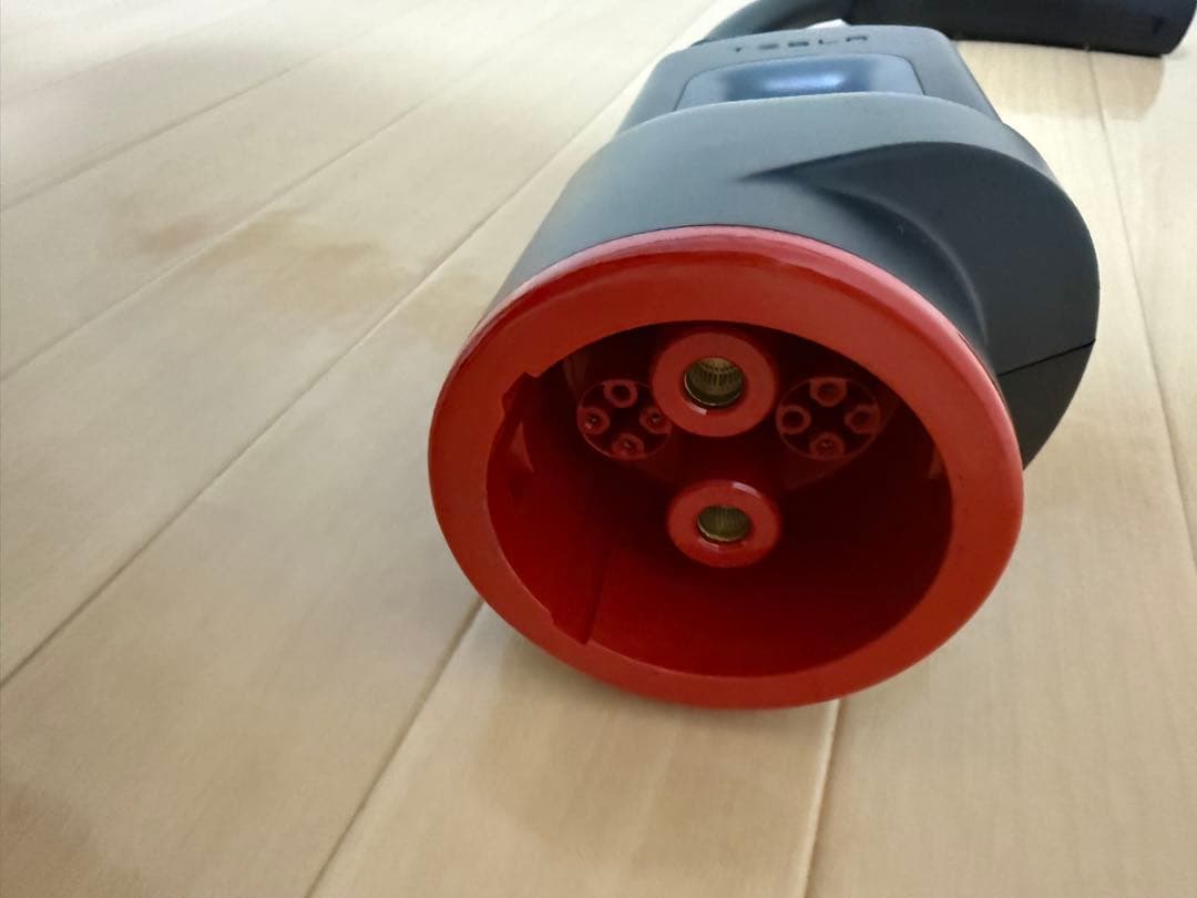 Tesla CHAdeMOアダプター 使用頻度少　テスラ　チャデモ