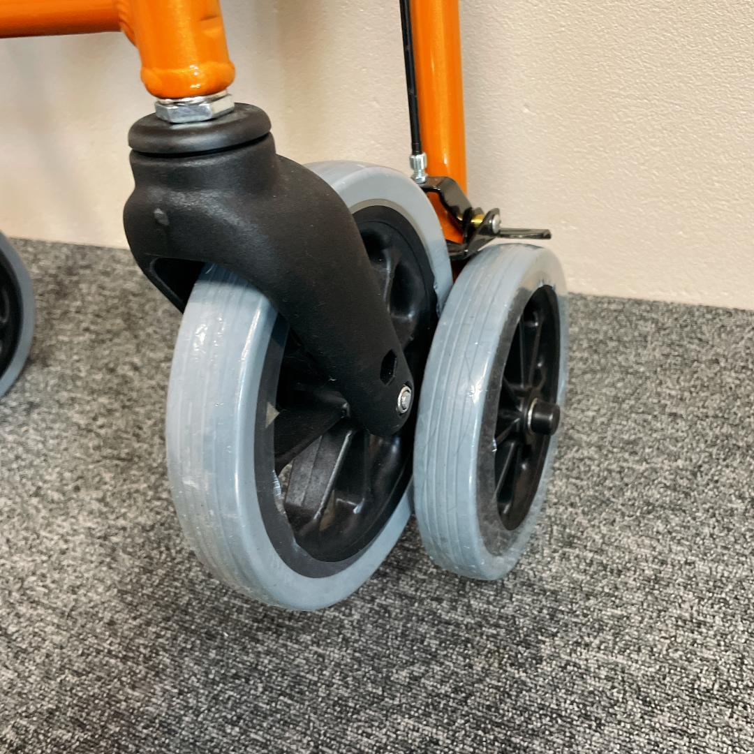 新品未使用　歩行器 竹虎 ハッピー II NB オレンジメタリック