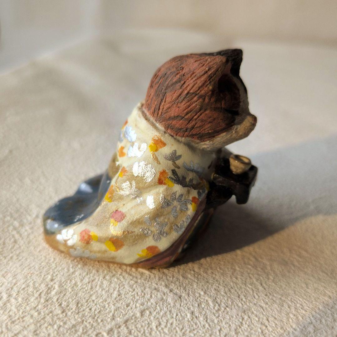 雛人形　三人官女　猫　伝統的スタイル