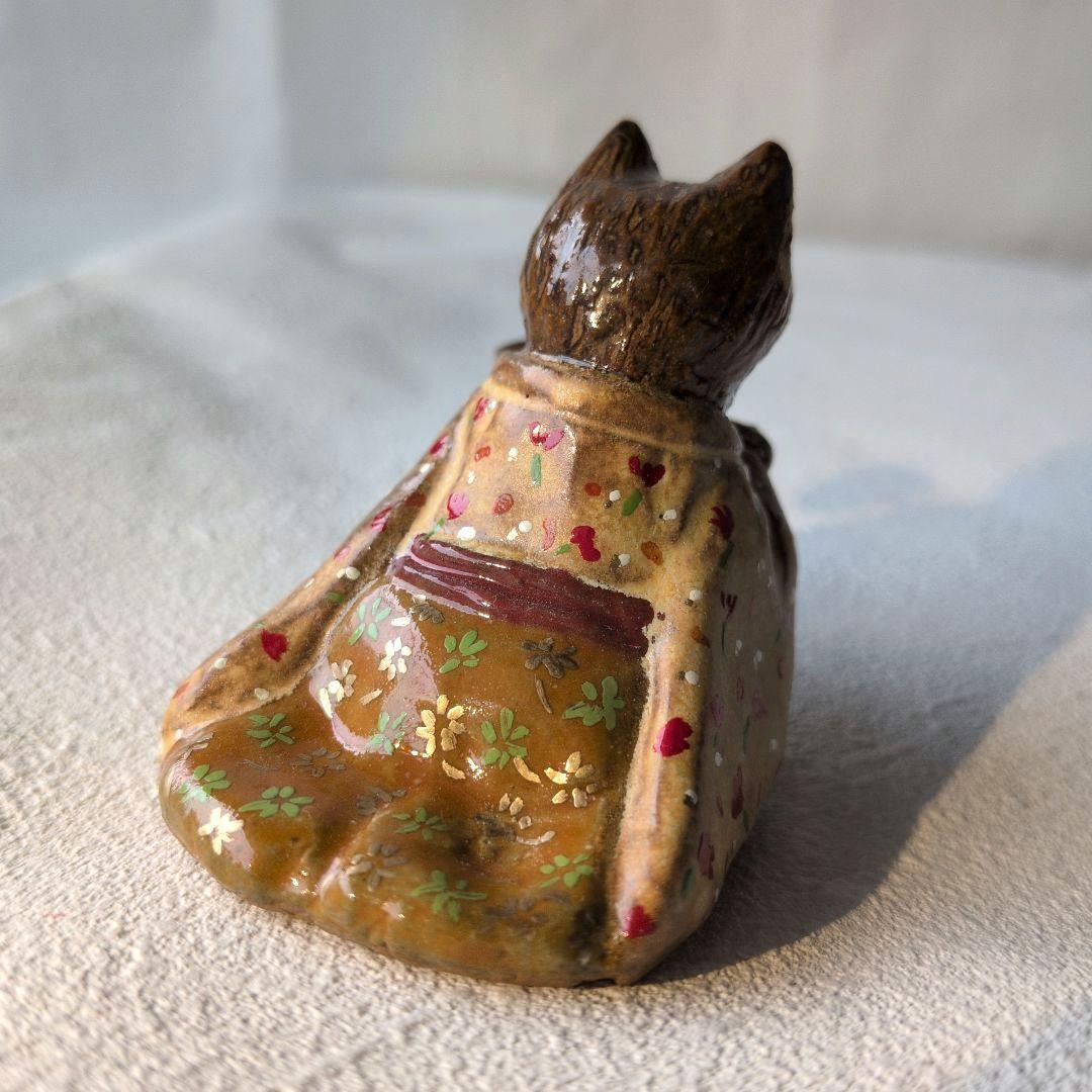 雛人形　三人官女　猫　伝統的スタイル