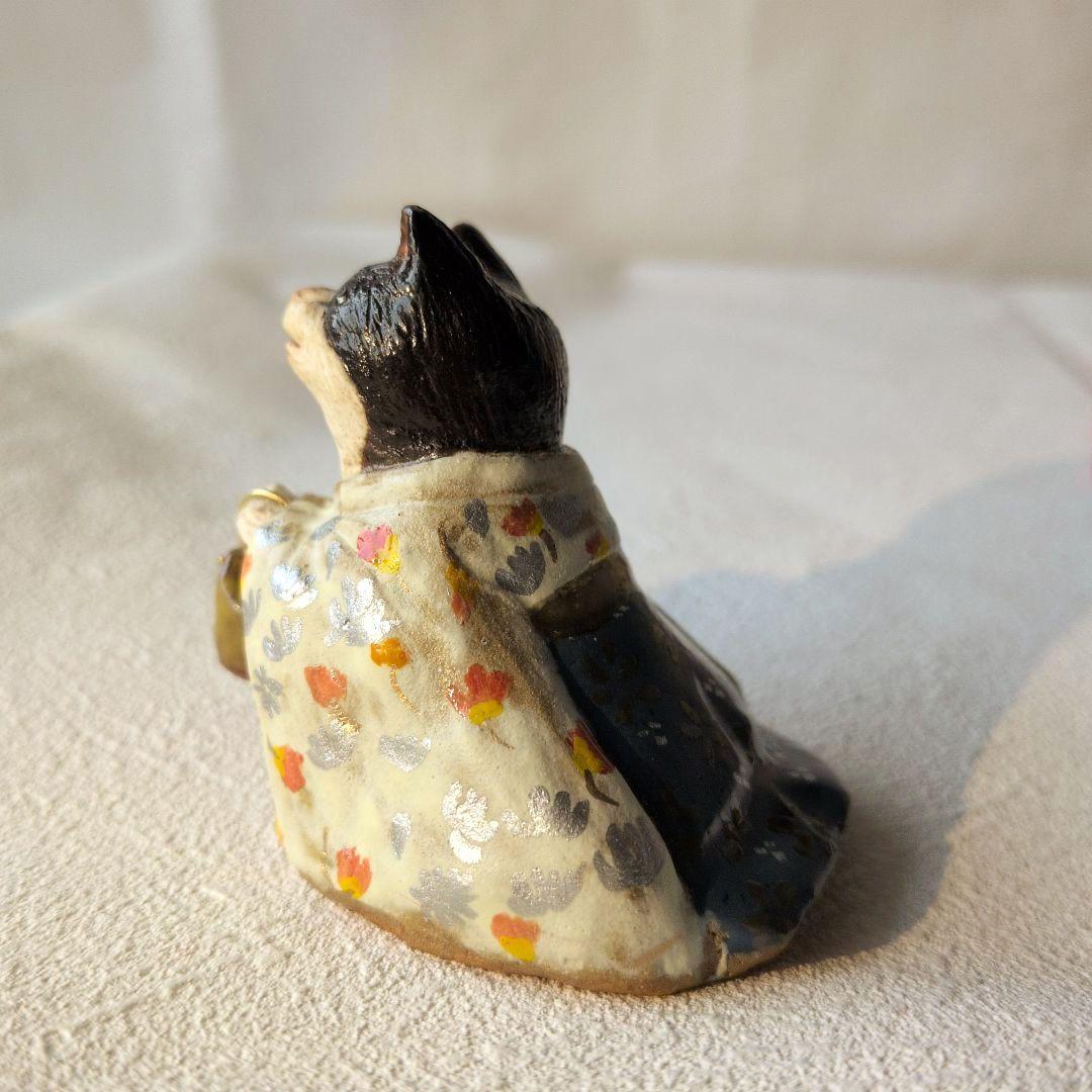 雛人形　三人官女　猫　伝統的スタイル