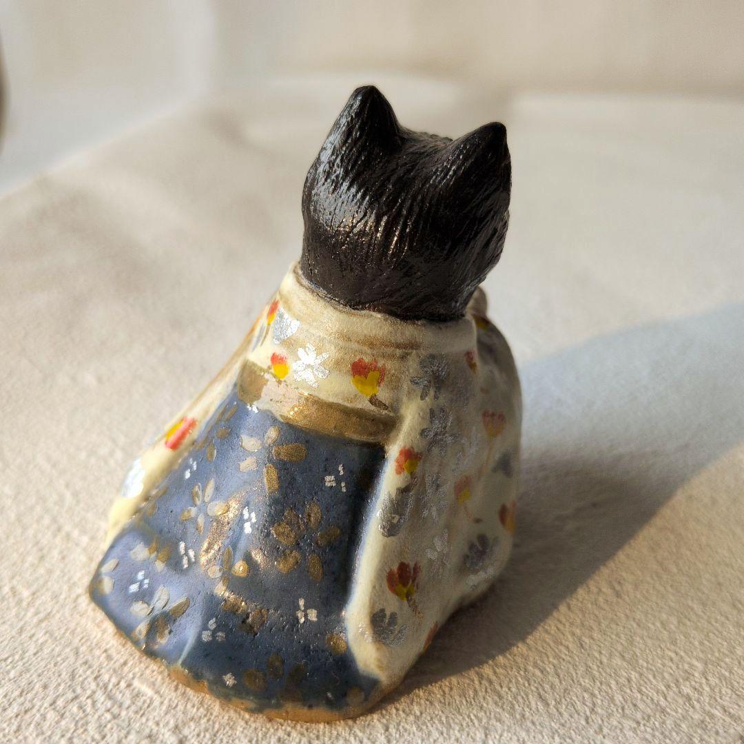 雛人形　三人官女　猫　伝統的スタイル