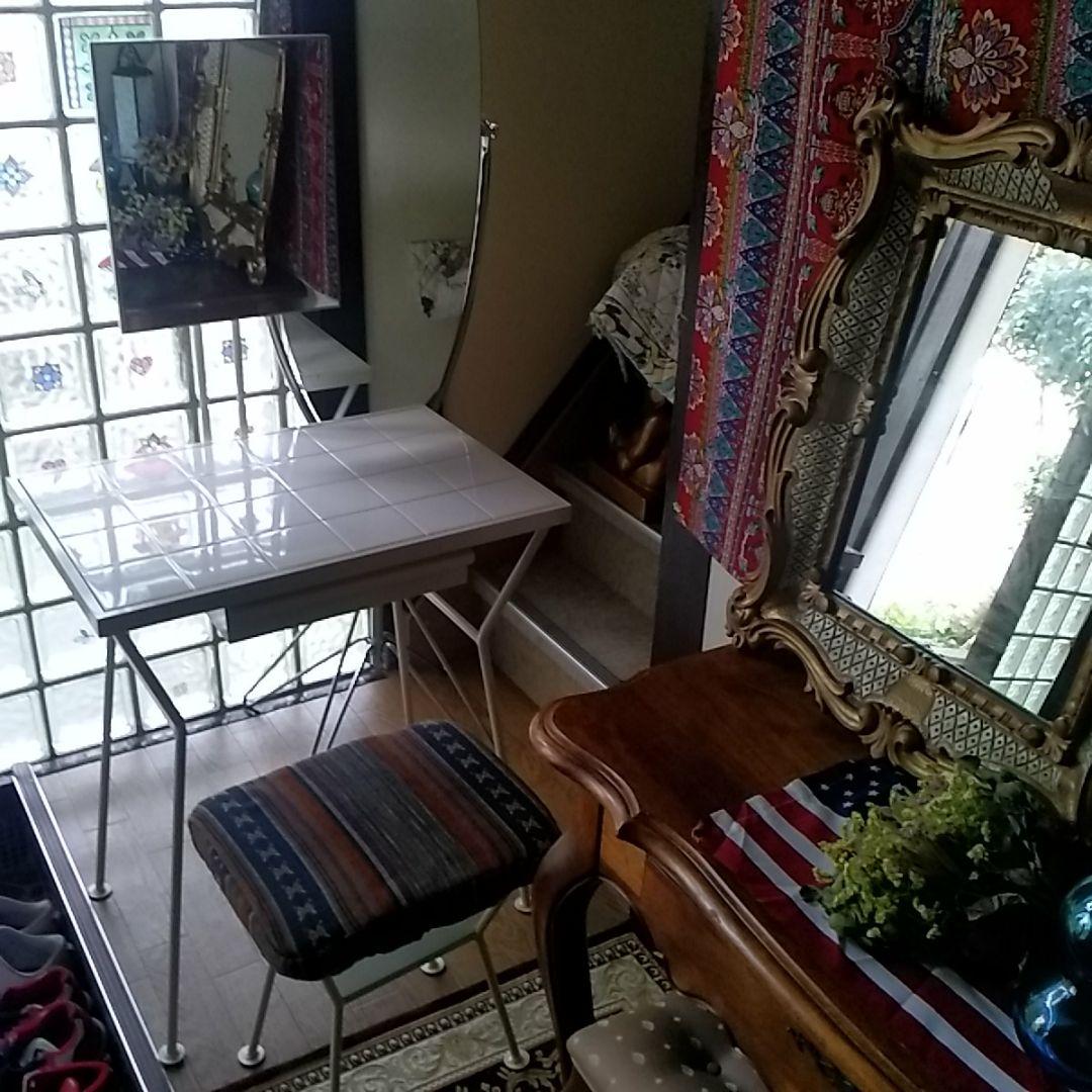 昭和レトロ　シャビーシックな鏡面台と椅子