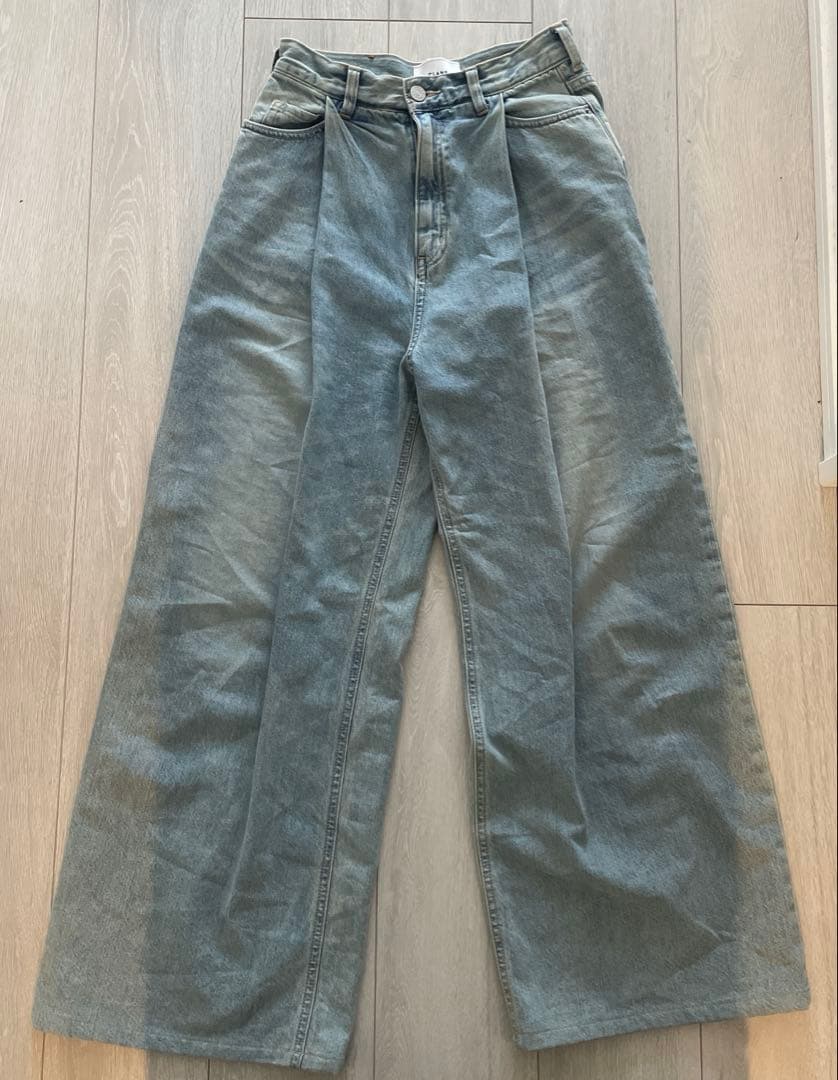 広瀬すず×CLANE TUCK WIDE DENIM PANTS