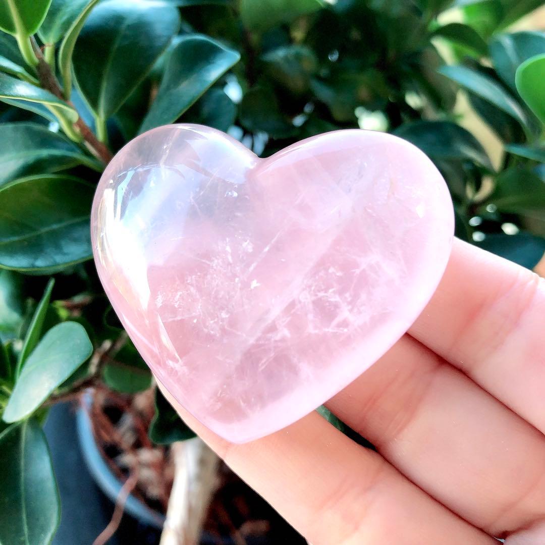 【人気】ハート型　ローズクォーツ置物