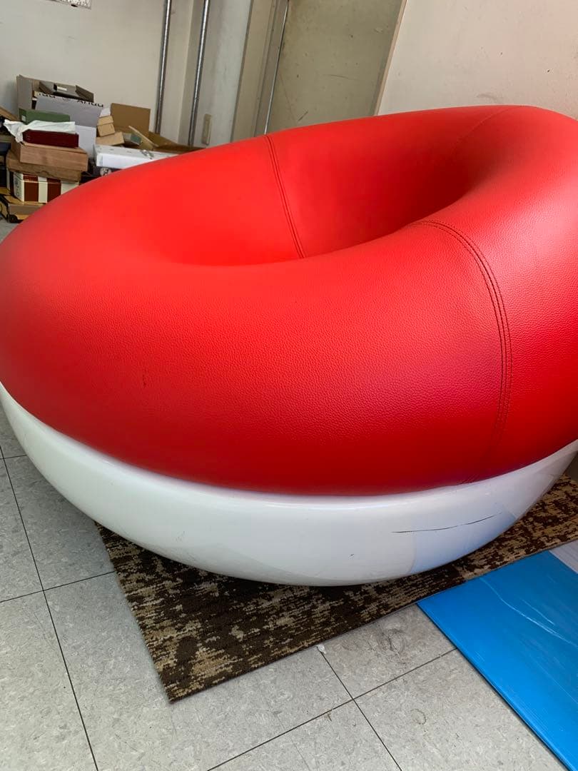 赤白丸型ソファ　エーロ・アールニオ　ボールチェア