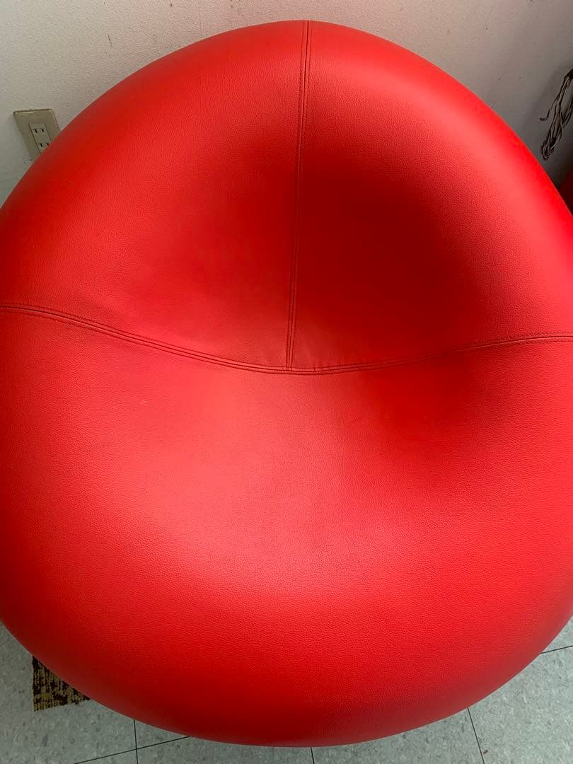赤白丸型ソファ　エーロ・アールニオ　ボールチェア