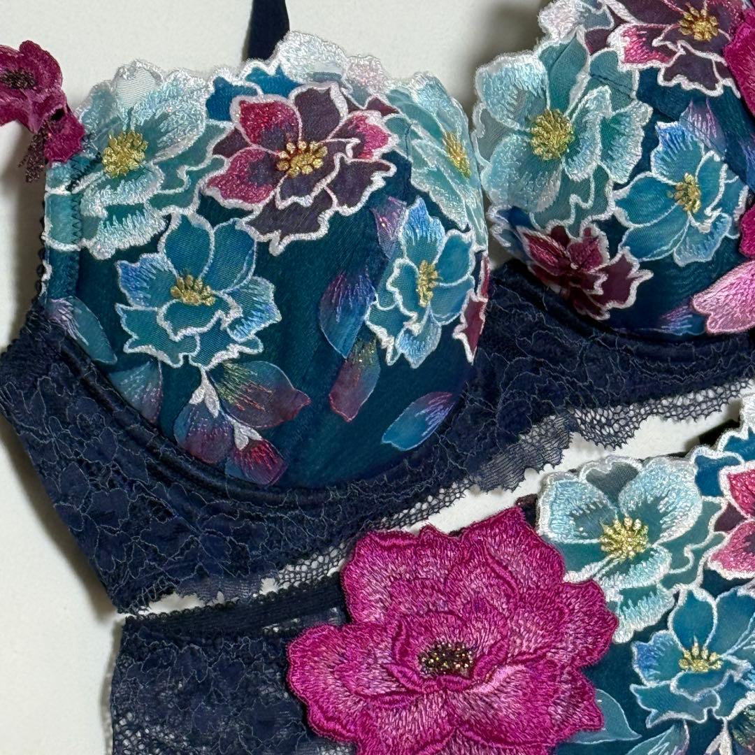 ワコール サルート BTJ403 プッシュアップタイプ P-UP E70M