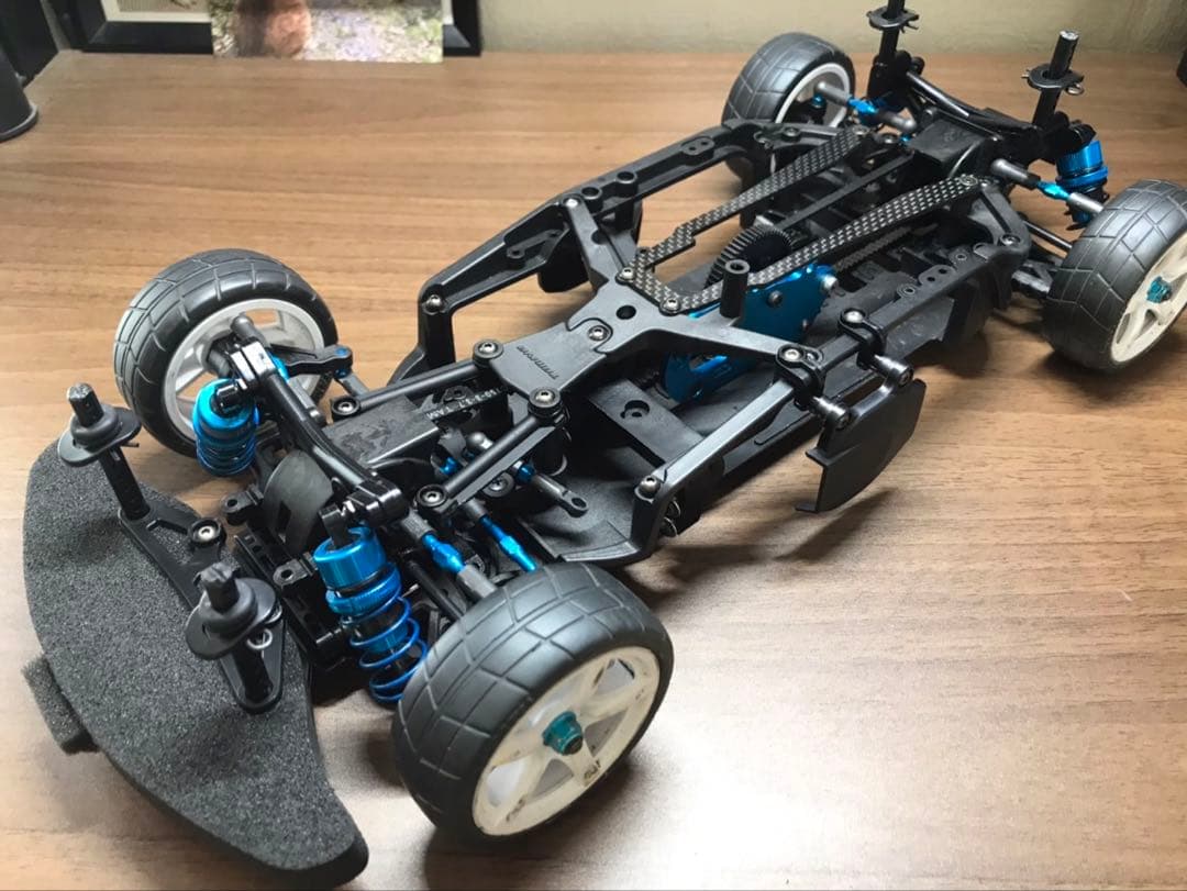 ラジコンカー タミヤTA07 シャシのみ