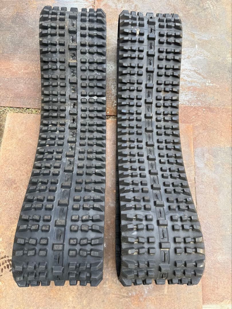 除雪機ゴムクローラー
