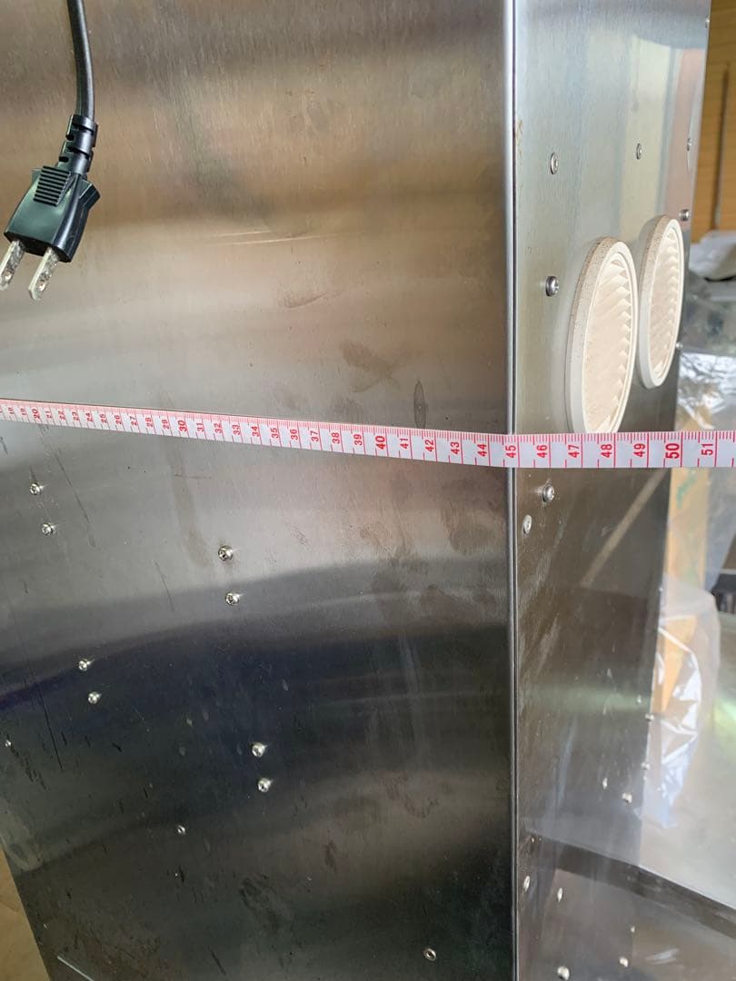 プロ用包丁、まな板殺菌庫。殺菌灯4本付き