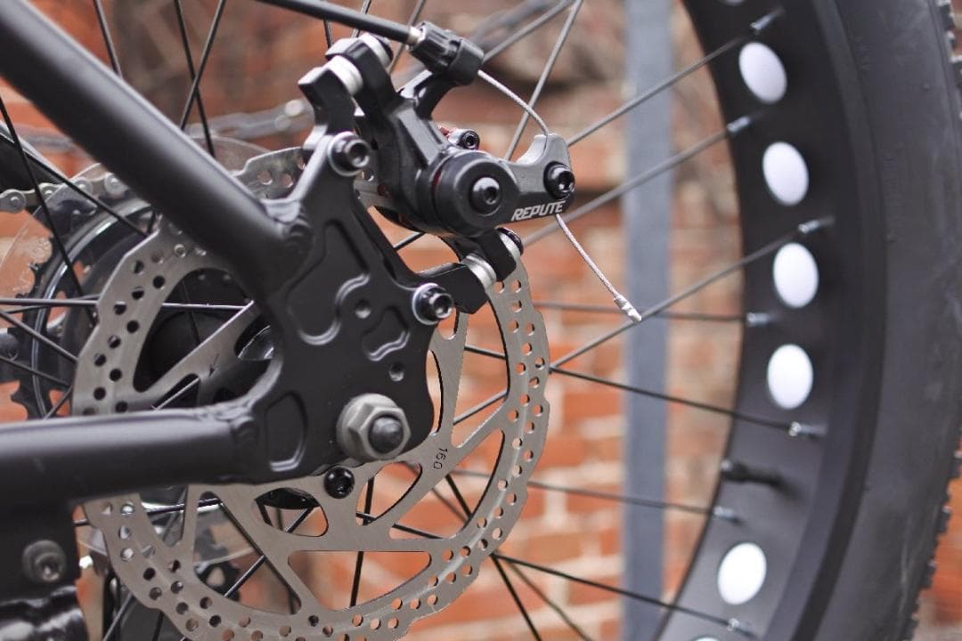 未使用ファットバイク26インチ×4.0☆21速ディスクブレーキファットバイク