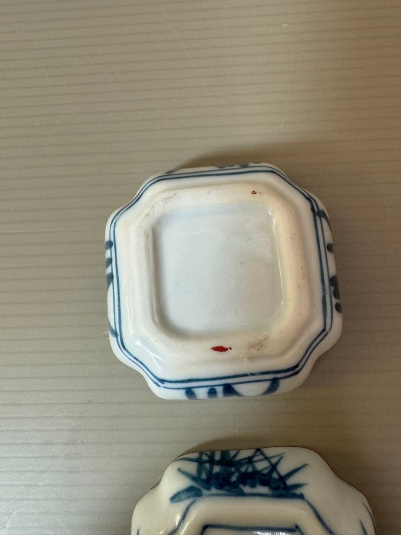 2716 染付香合　竹虎文　徳昇作