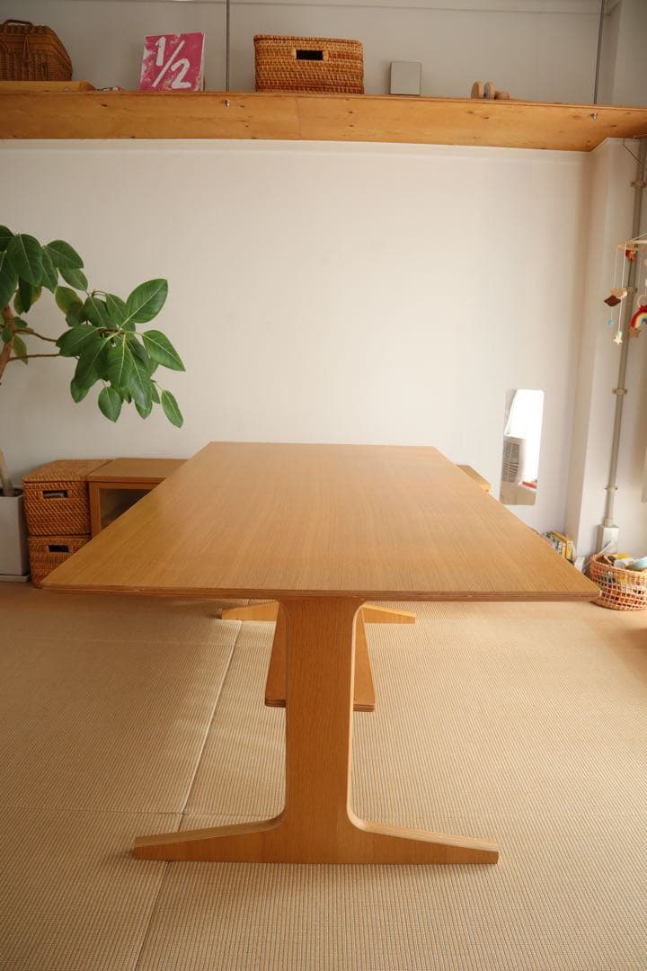 無印良品　リビングでもダイニングでもつかえるテーブル サイズ大