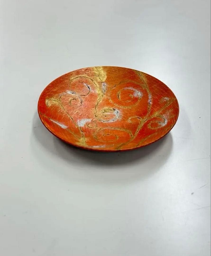 金蒔絵風　朱漆　渦模様　飾り皿／和モダン　伝統工芸風プレート