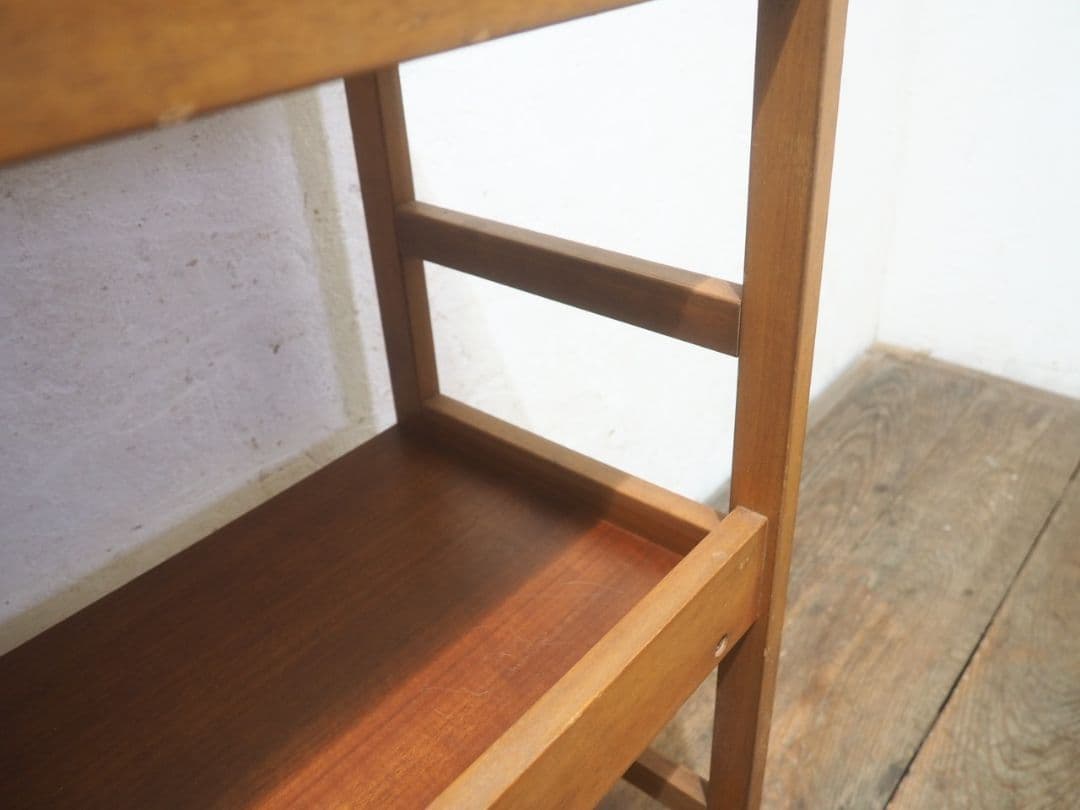 1372 ディスプレイラック　飾り棚　陳列棚　本棚　ブックケース　レトロ　展示台