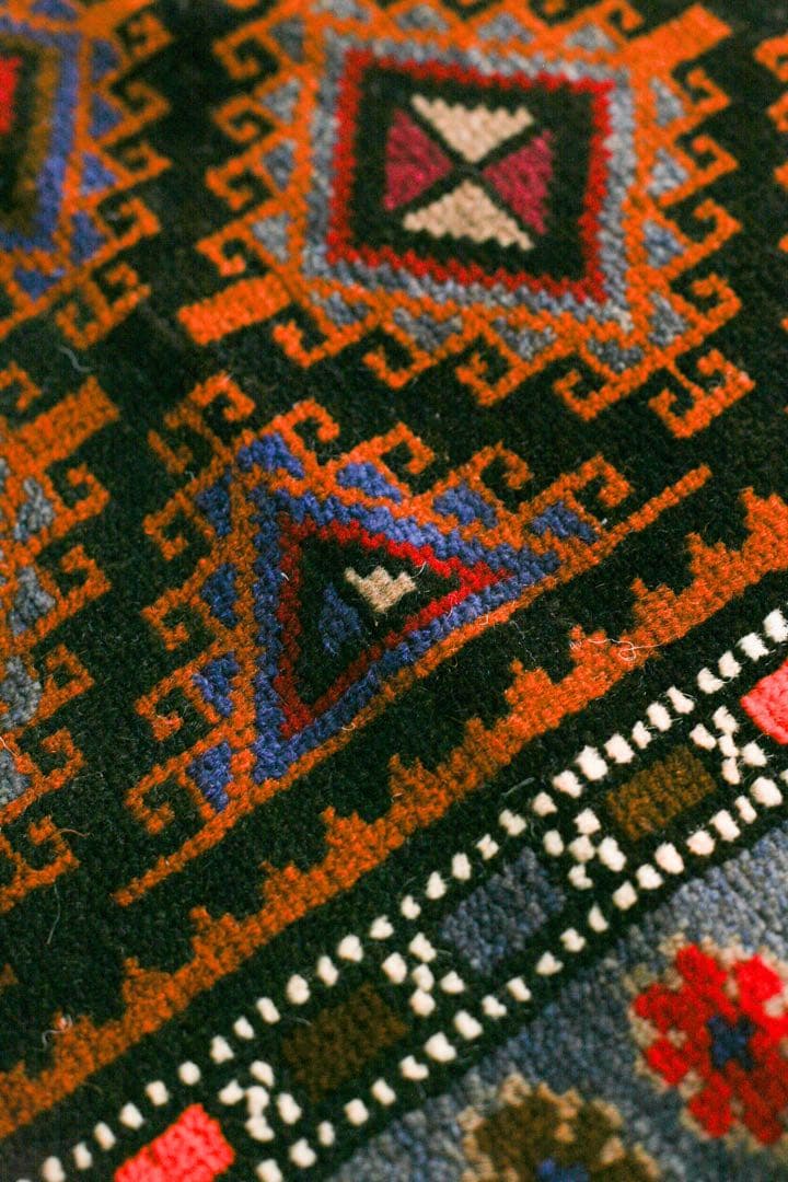 150cm×83cm バルーチ　トライバルラグ　ヴィンテージラグ　ソファサイズ