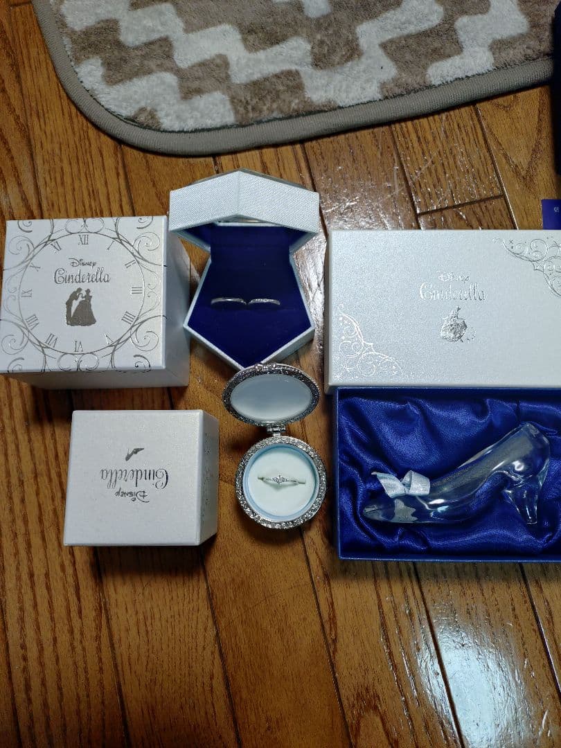 シンデレラ結婚指輪、婚約指輪