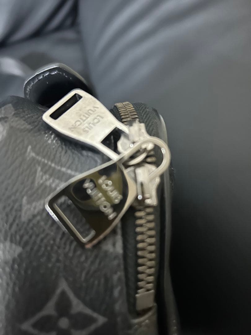 鳥ちゃんLouis Vuitton ブラック ボディバッグM42906