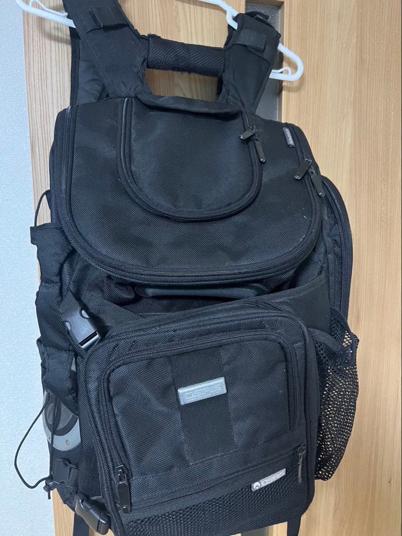 OSIRIS スピーカー付き黒リュック