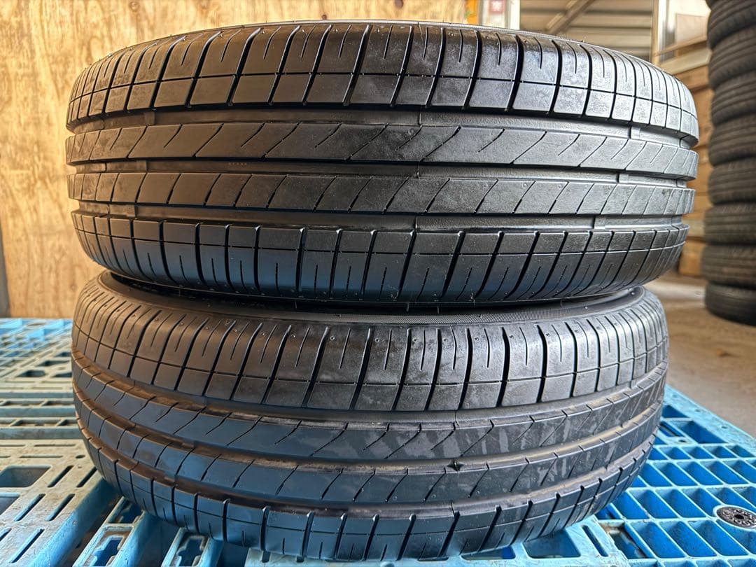 タイヤ・ホイール (526)(2)185/65R15 MARQUIS CST MR61