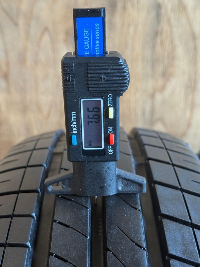 タイヤ・ホイール (526)(2)185/65R15 MARQUIS CST MR61