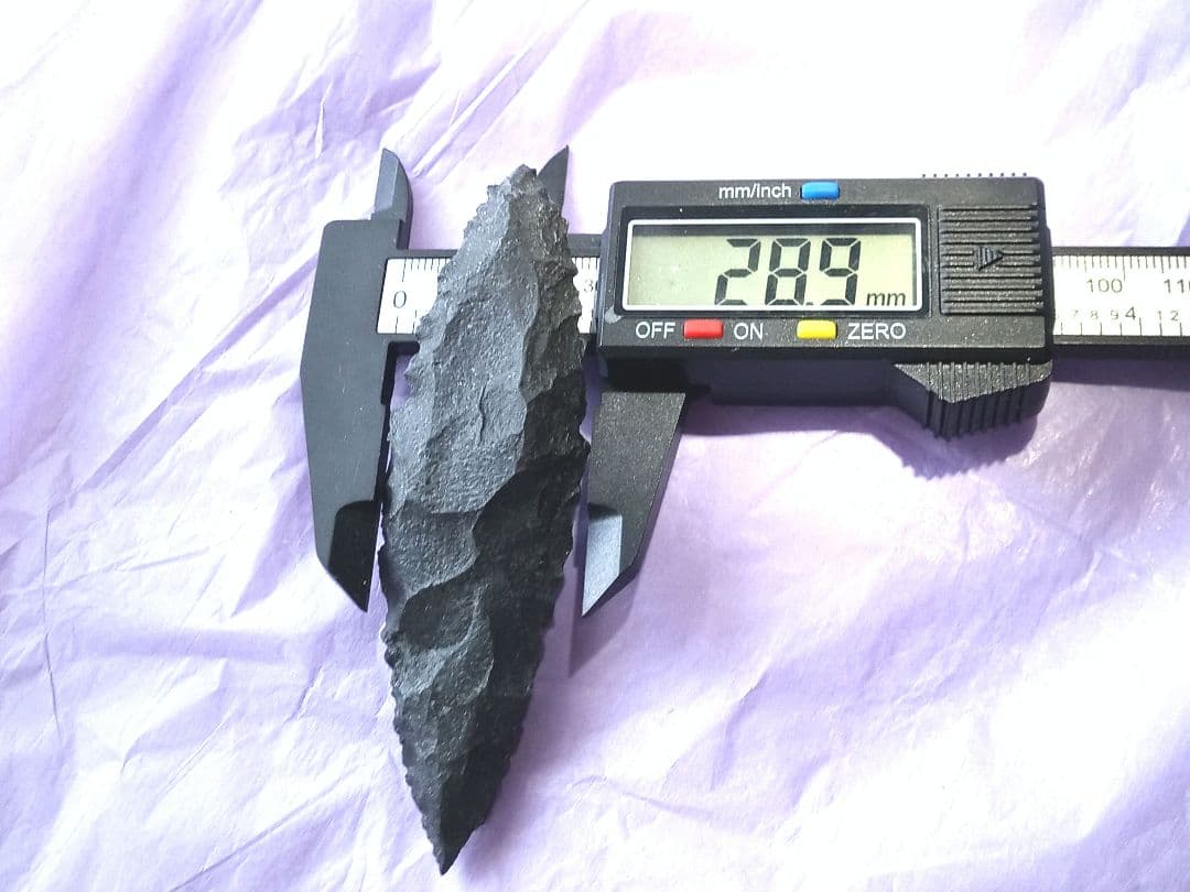 原始人 アイヌ 仕様 尖頭器 b 石器 模写　サヌカイト ポイント 槍