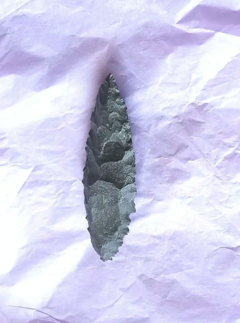 原始人 アイヌ 仕様 尖頭器 b 石器 模写　サヌカイト ポイント 槍